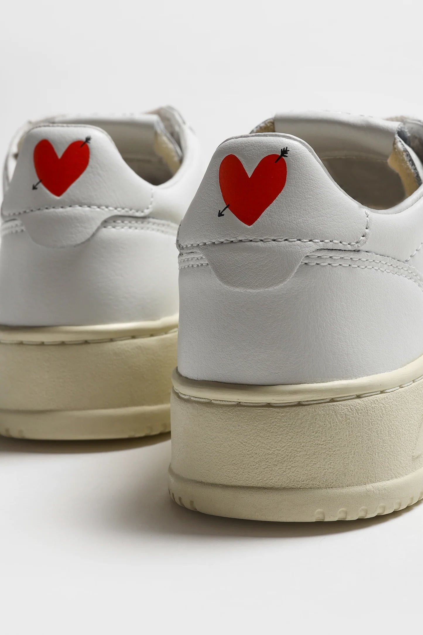 AUTRY Special Edition x Anita Hass Sneaker Medalist 'Heart' in pelle Bianca AULW AH01
