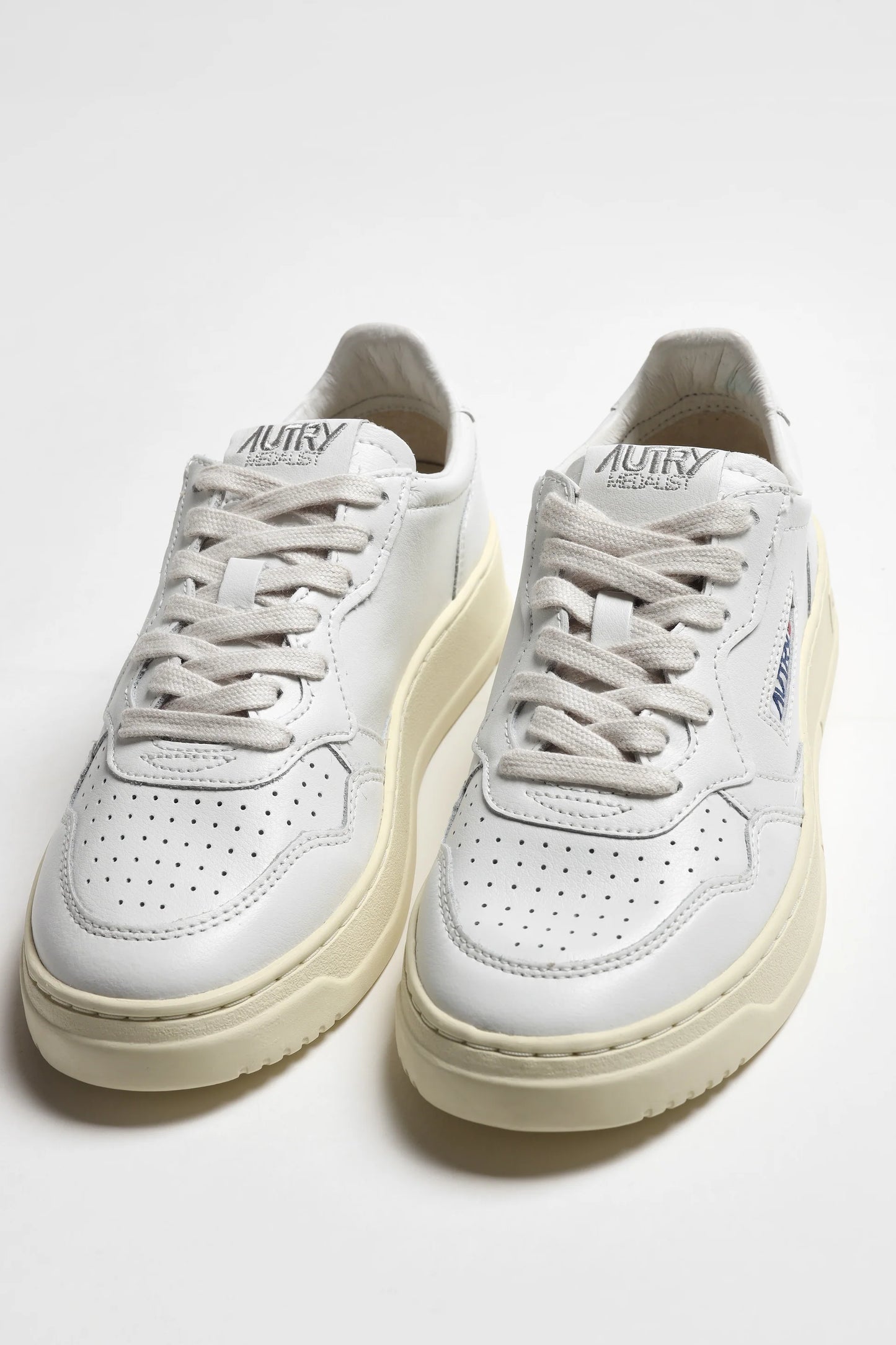 AUTRY Special Edition x Anita Hass Sneaker Medalist 'Heart' in pelle Bianca AULW AH01