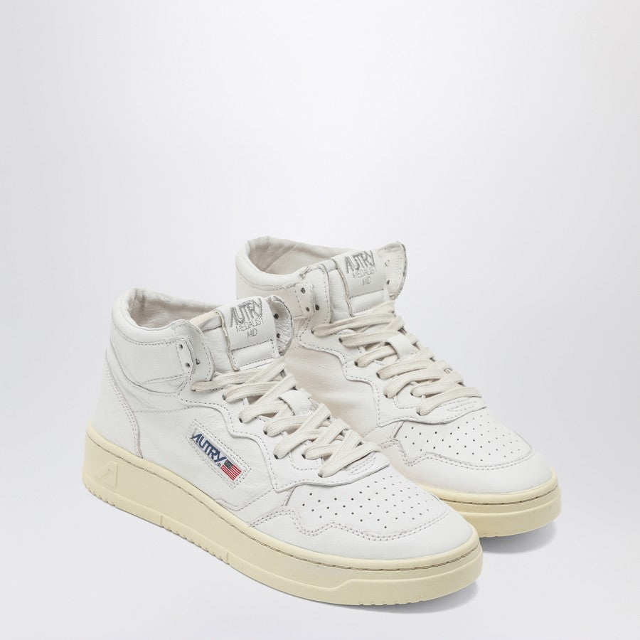 AUTRY Sneakers Medalist Mid in Pelle Bianca SUPER SOFT AUMW LL15