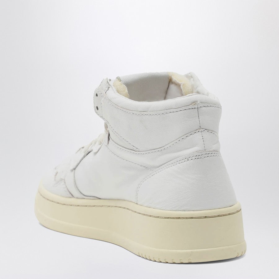 AUTRY Sneakers Medalist Mid in Pelle Bianca SUPER SOFT AUMW LL15
