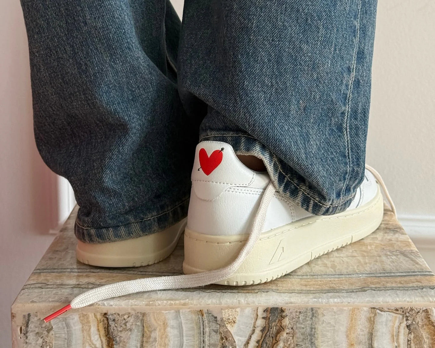 AUTRY Special Edition x Anita Hass Sneaker Medalist 'Heart' in pelle Bianca AULW AH01