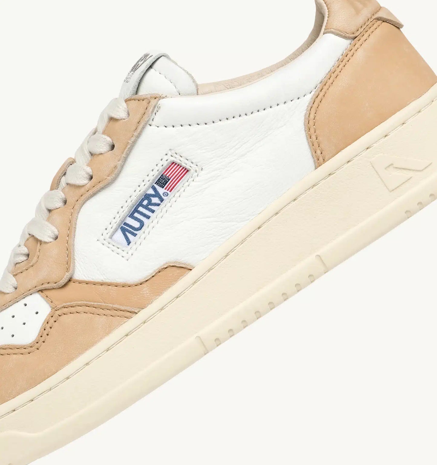 Autry Sneakers medalist low white leather beige cammello AULW GH04