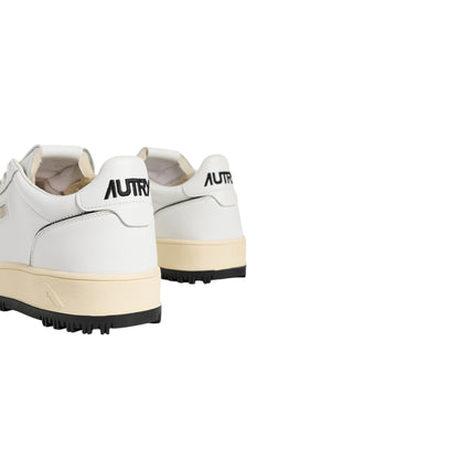 Zapatillas de golf bajas Autry de piel Blanco/Negro AGLM AG01 (Hombre)