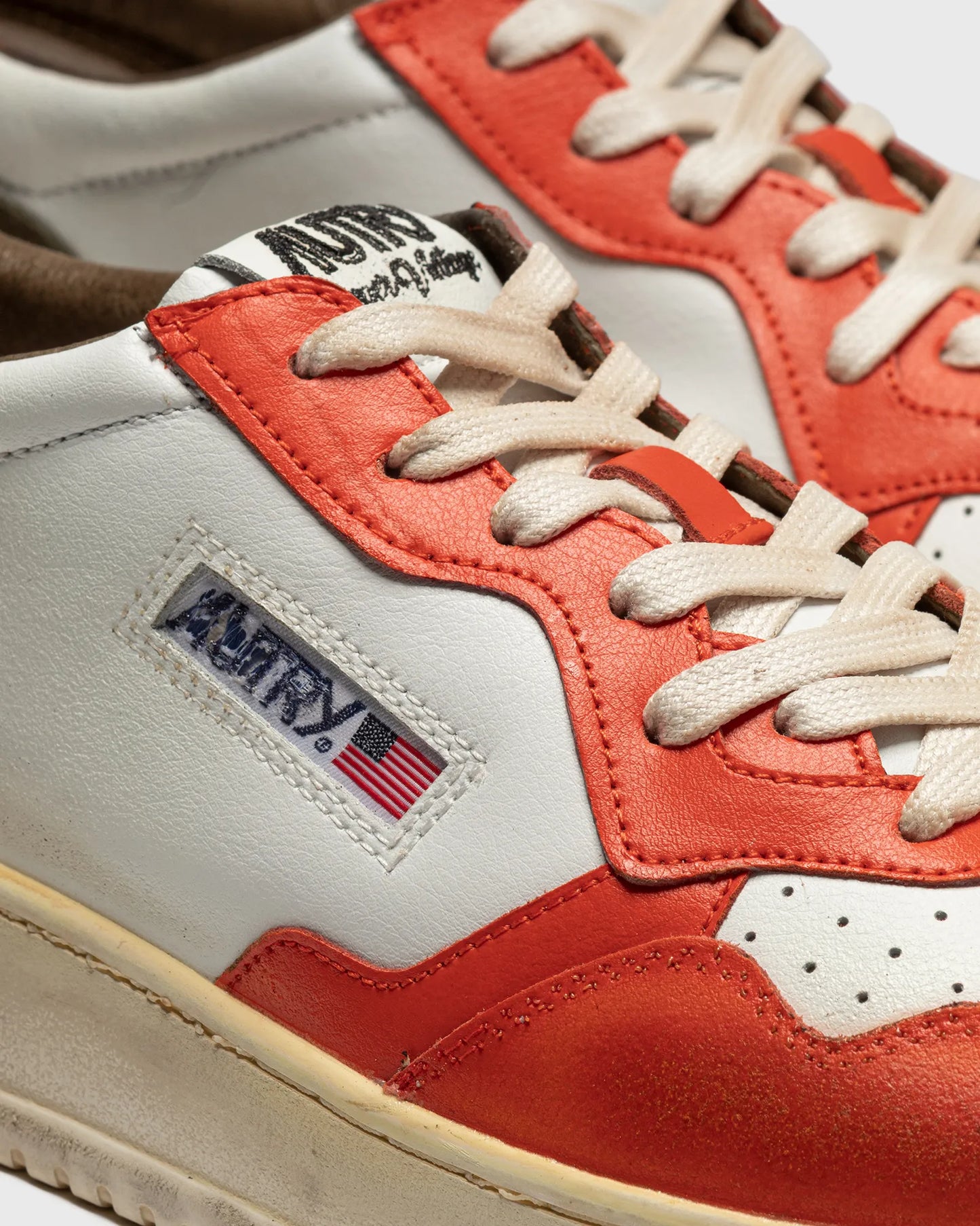 Autry sneakers medalist low super vintage AVLM SV15