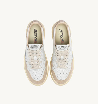 Autry Medalist Low AULW LS58 en cuir et daim Spoiler Beige (Femme)