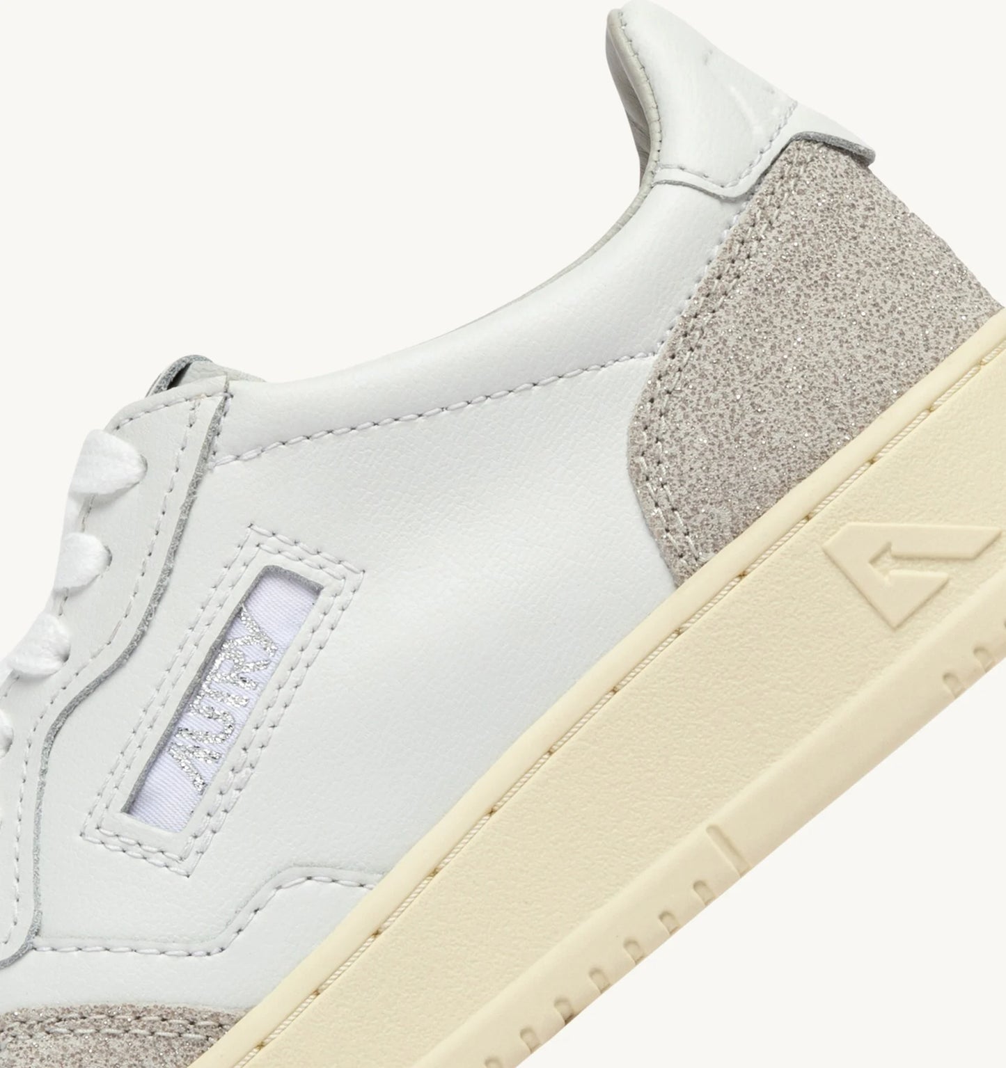AUTRY SNEAKERS SNEAKERS MEDALIST LOW IN PELLE BIANCA E STARS GRIGIO AULW PK01