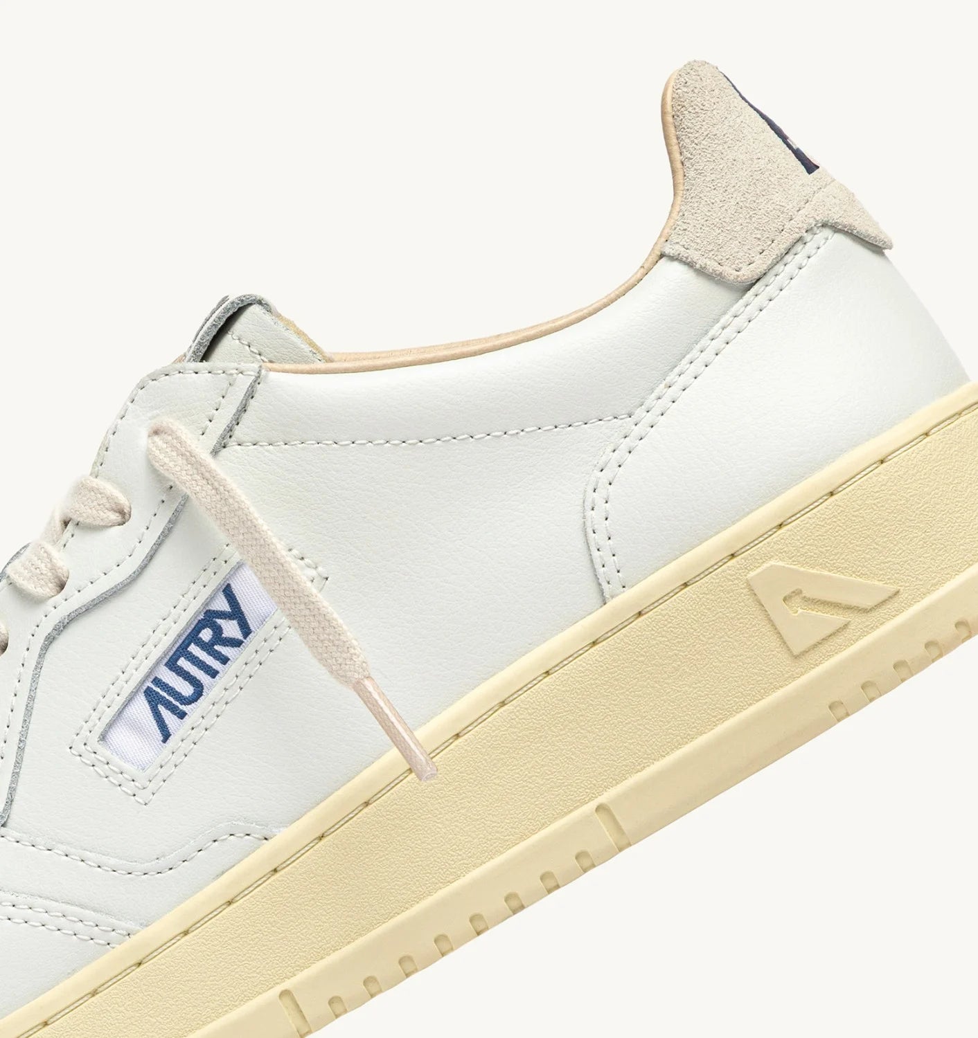 AUTRY SNEAKERS SNEAKERS MEDALIST LOW IN PELLE BIANCA E SUEDE SNOW WHITE AULM BJ04